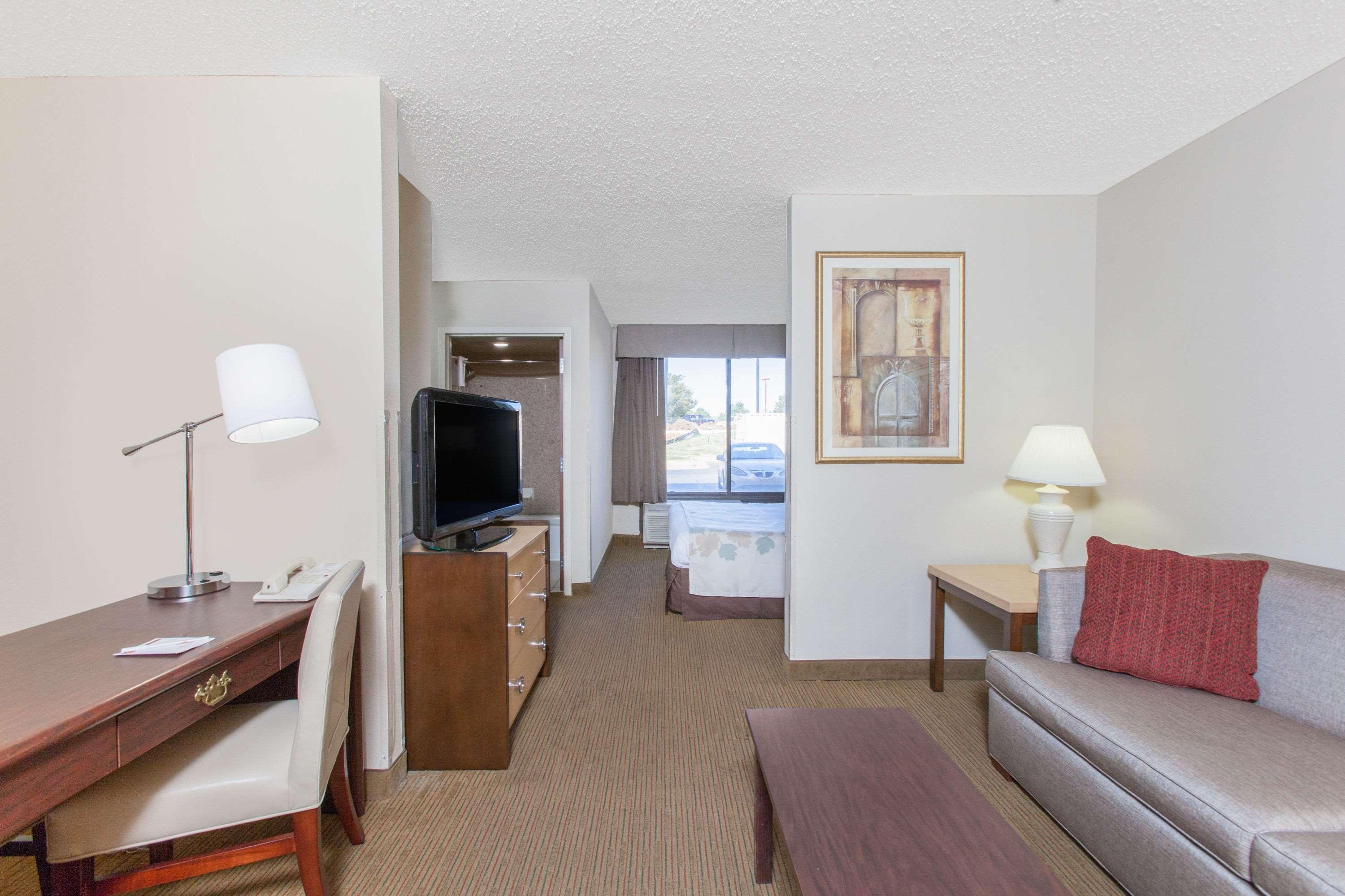 Hawthorn Suites Midwest City Bagian luar foto