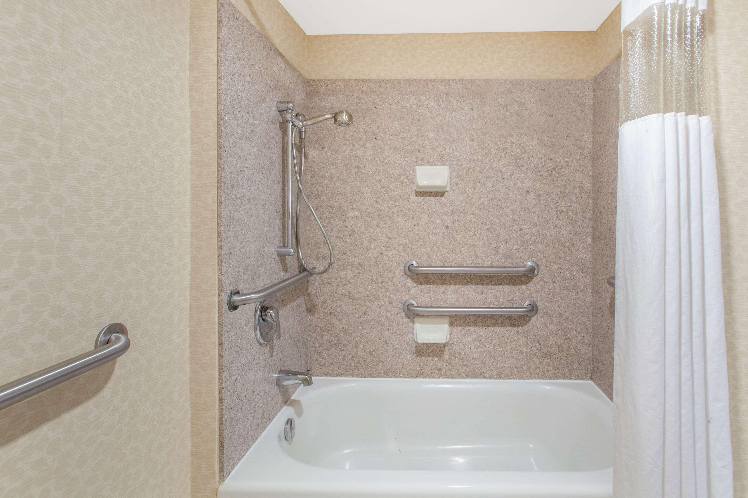 Hawthorn Suites Midwest City Bagian luar foto