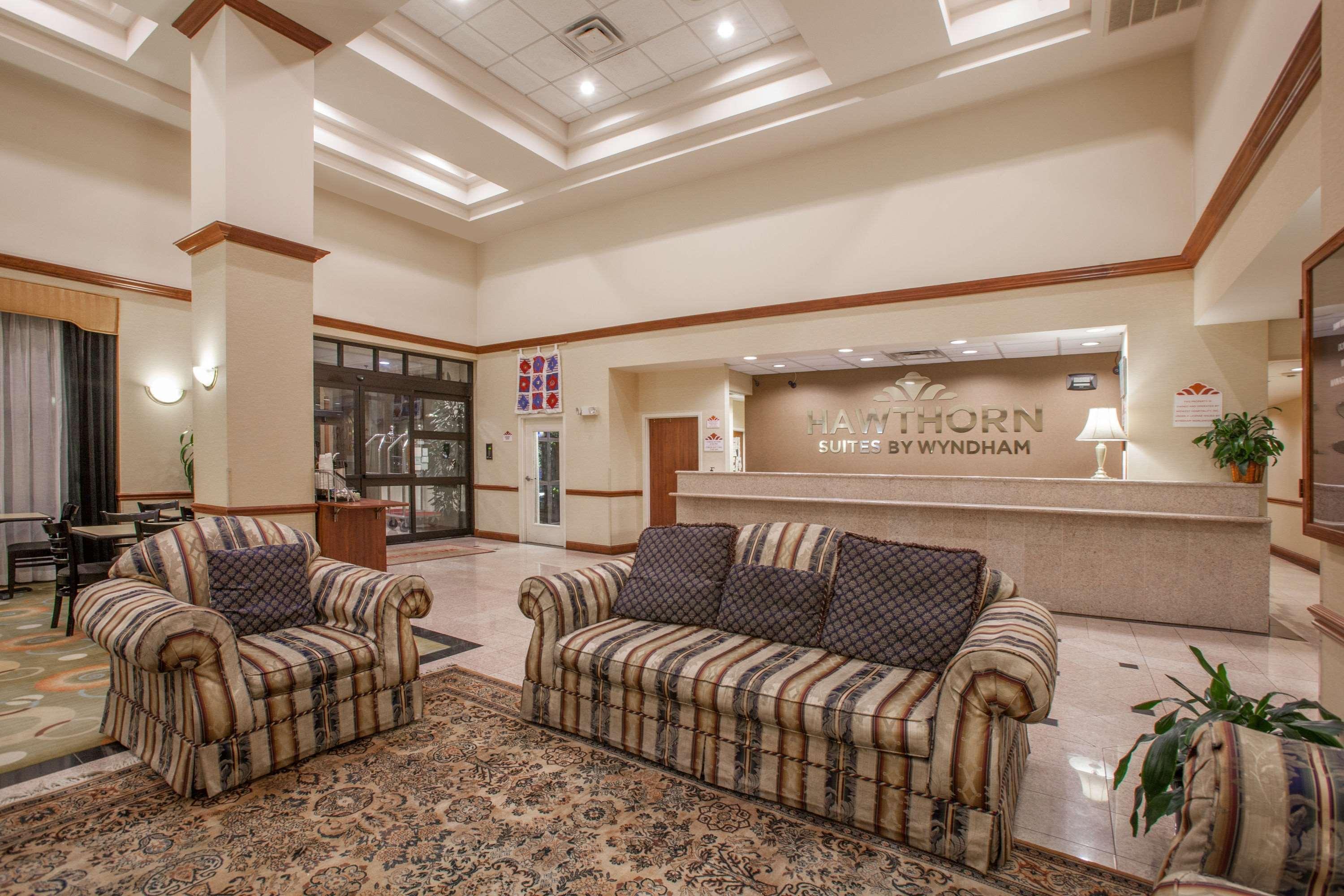 Hawthorn Suites Midwest City Bagian luar foto