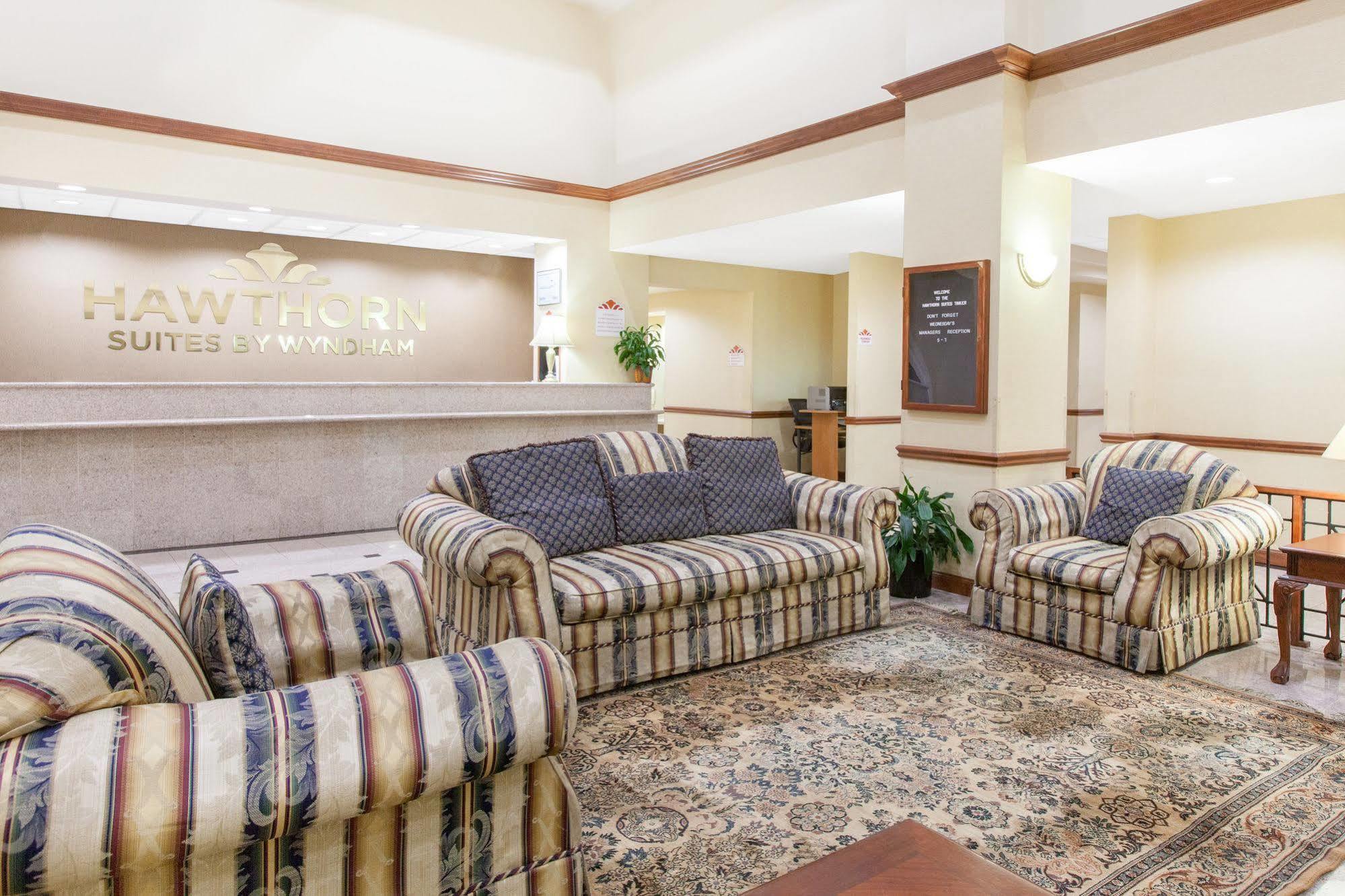 Hawthorn Suites Midwest City Bagian luar foto